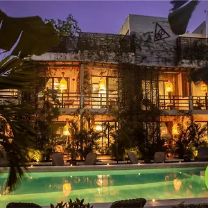 Era & Tulum